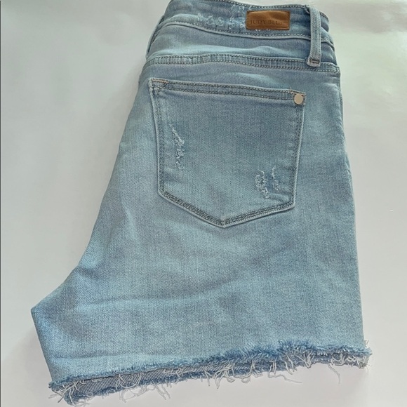 Judy Blue Light Wash High Rise Shorts Size L - Picture 3 of 16